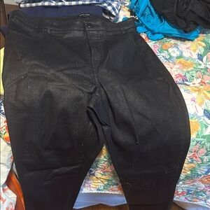 Universal Standard Black Skinny Jeans with Sleek Fit